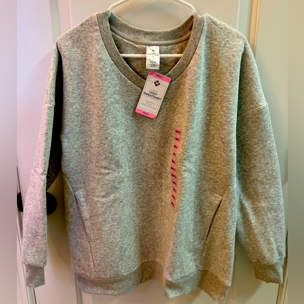 M V neck cozy sweatshirt shorts shirt size S.
